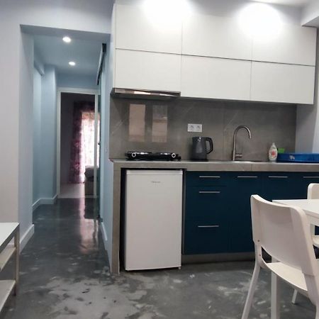 New Apartment With A Separate Entrance Near The Subway. Атина Екстериор снимка