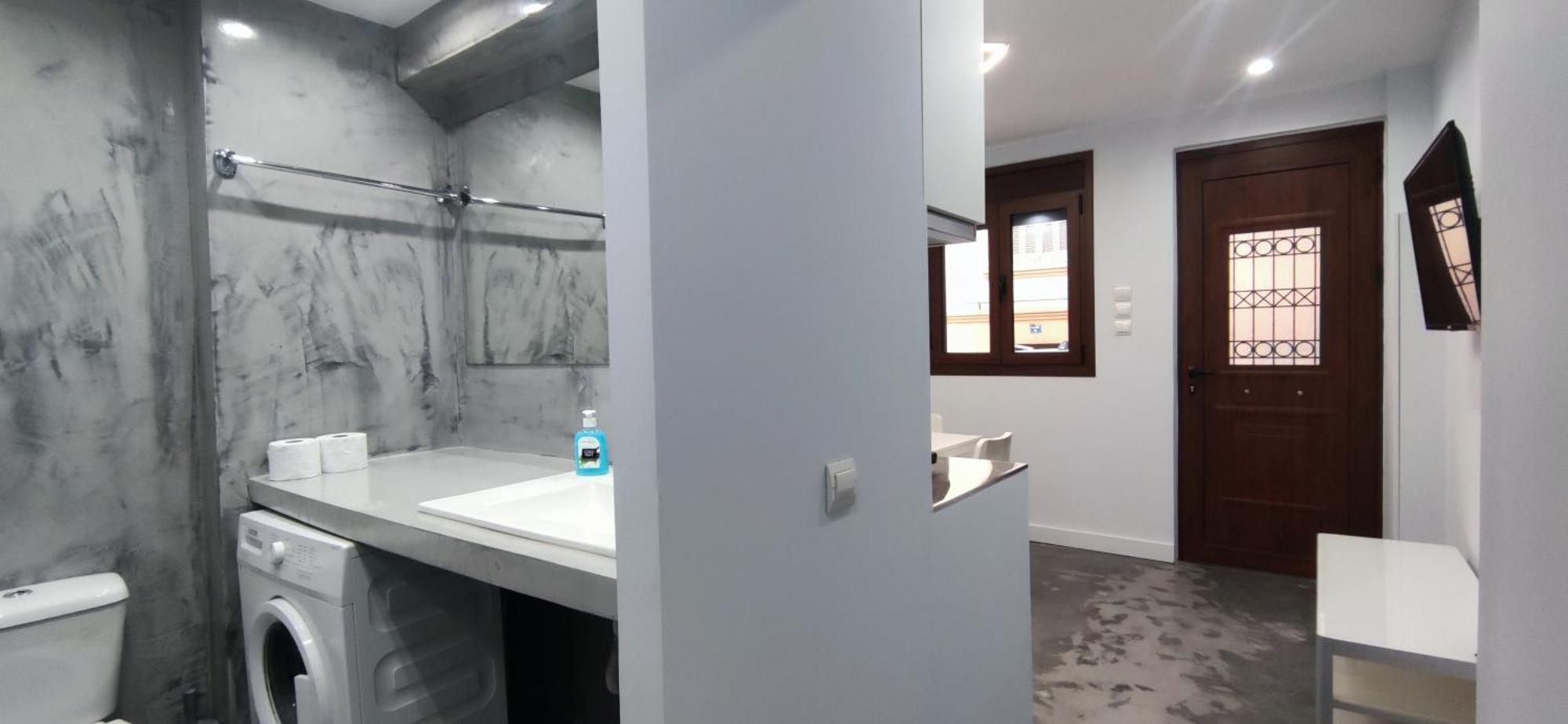 New Apartment With A Separate Entrance Near The Subway. Атина Екстериор снимка