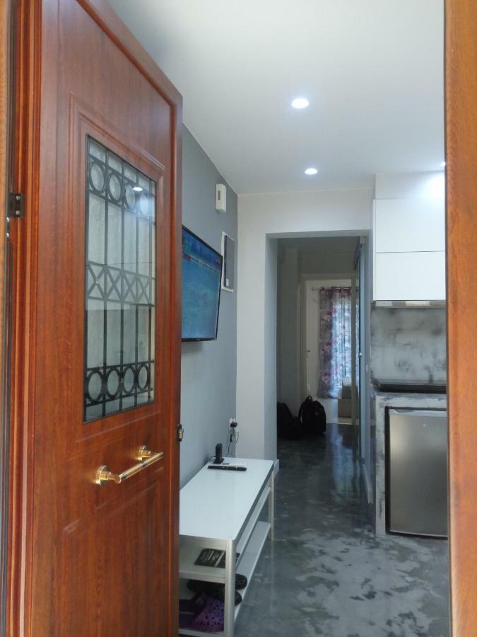 New Apartment With A Separate Entrance Near The Subway. Атина Екстериор снимка