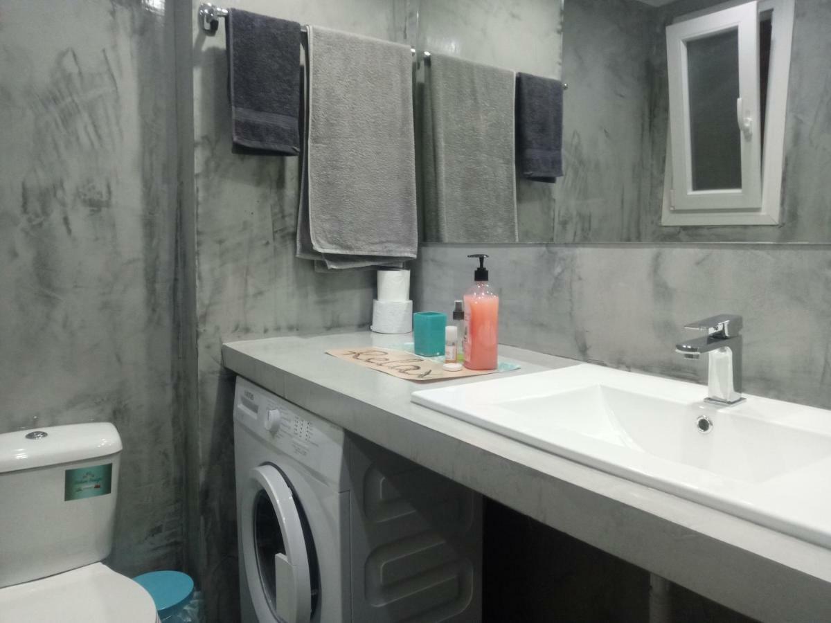 New Apartment With A Separate Entrance Near The Subway. Атина Екстериор снимка